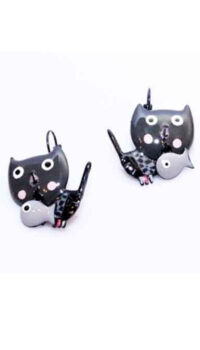 ARTICLES DE PARIS – ‘CAT HEAD’ EARRINGS – GREY